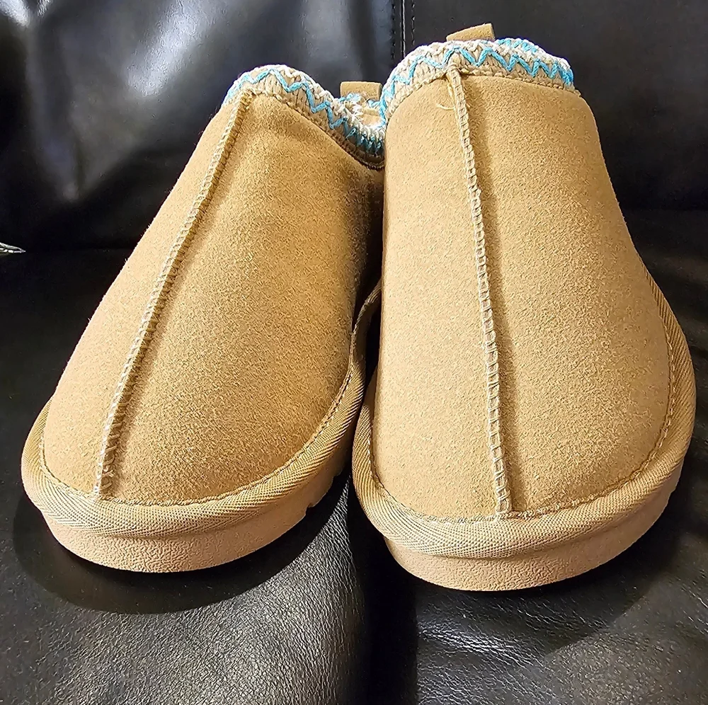 Tan Slip-On Sherpa Lined Slides with Teal Cross Stitch Trim Womens Size 8 NWOT - Picture 2 of 12